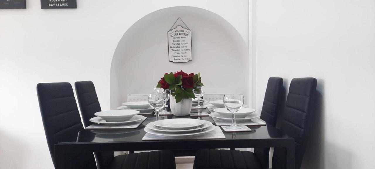 Stylish And Homey 3 Bedroom House With Free Parking & Wi-Fi Minworth Exteriér fotografie