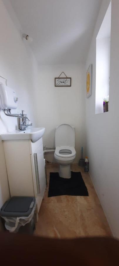 Stylish And Homey 3 Bedroom House With Free Parking & Wi-Fi Minworth Exteriér fotografie