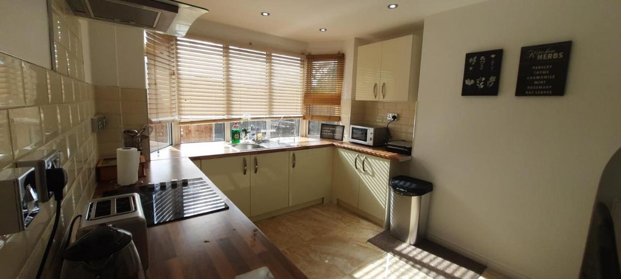 Stylish And Homey 3 Bedroom House With Free Parking & Wi-Fi Minworth Exteriér fotografie