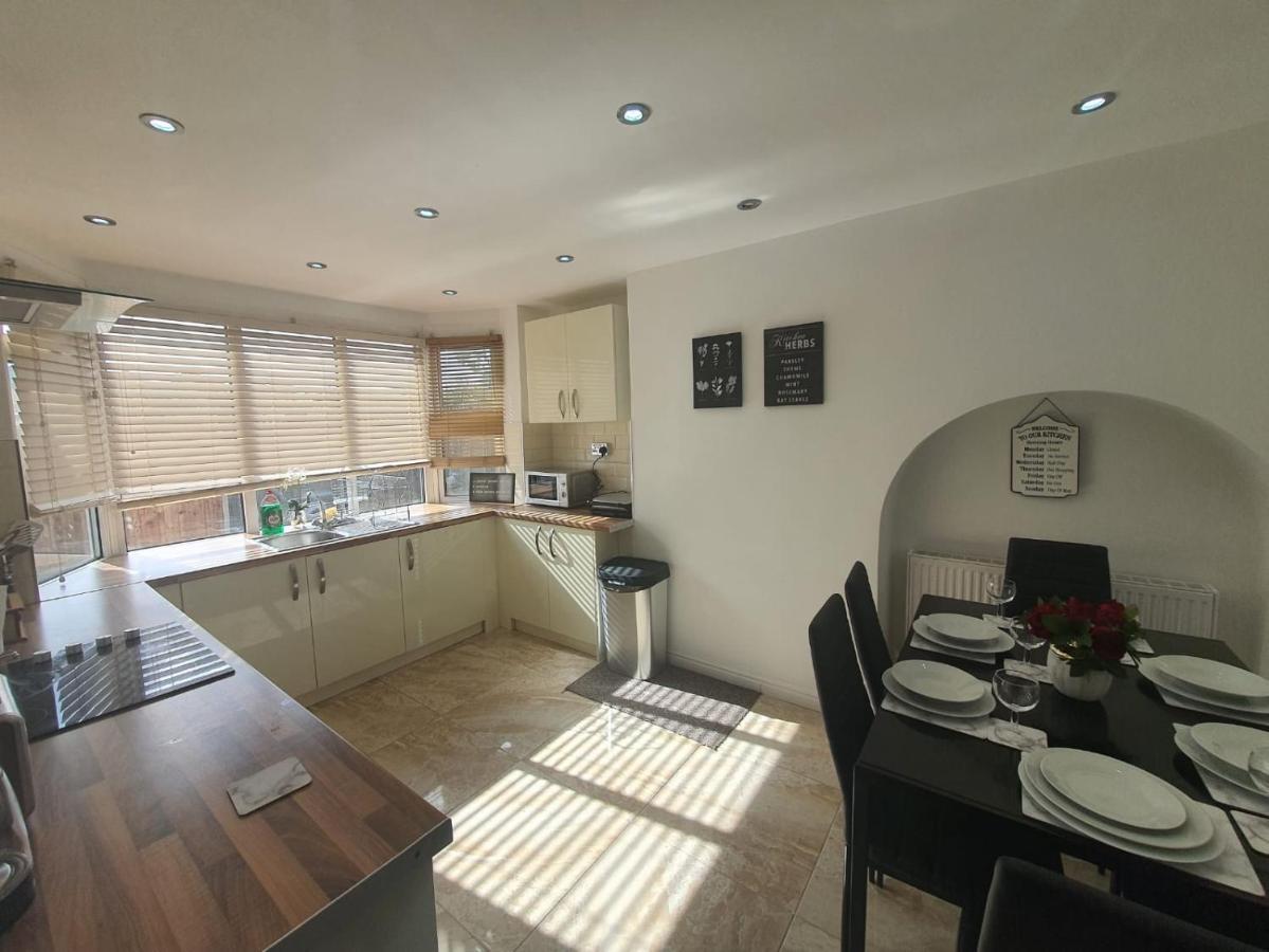 Stylish And Homey 3 Bedroom House With Free Parking & Wi-Fi Minworth Exteriér fotografie