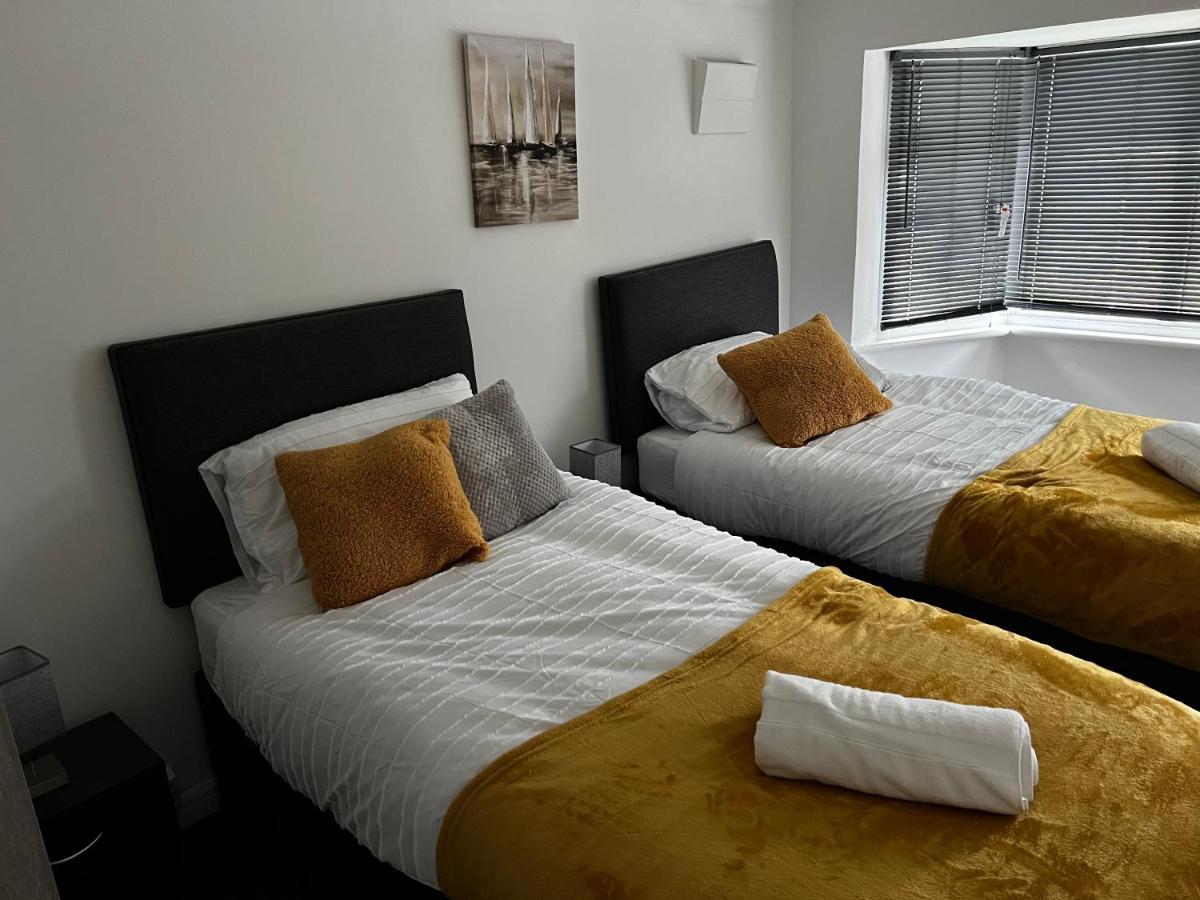 Stylish And Homey 3 Bedroom House With Free Parking & Wi-Fi Minworth Exteriér fotografie