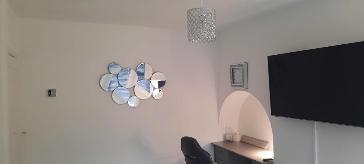 Stylish And Homey 3 Bedroom House With Free Parking & Wi-Fi Minworth Exteriér fotografie